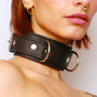 Choker large en cuir souple noir et attaches en acier argenté