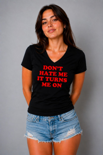 T-shirt en coton noir imprimé Don't hate me it turns me on