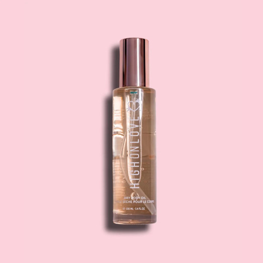 L’huile sèche de chez HighOnLove nourrit intensément votre peau