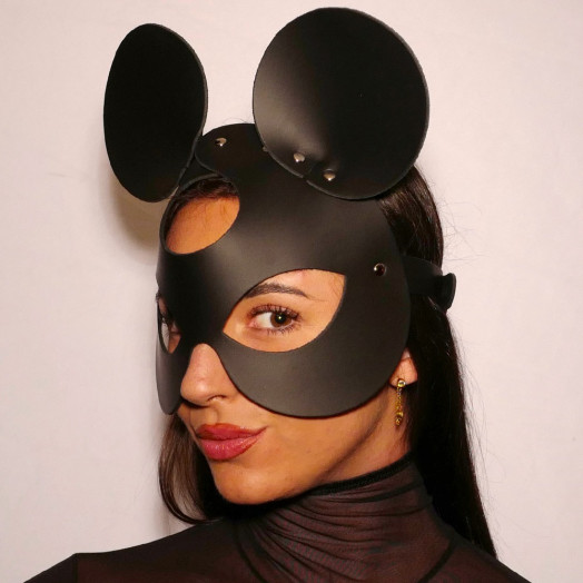 Masque fetish en cuir noir surmonté d'oreilles de Mickey