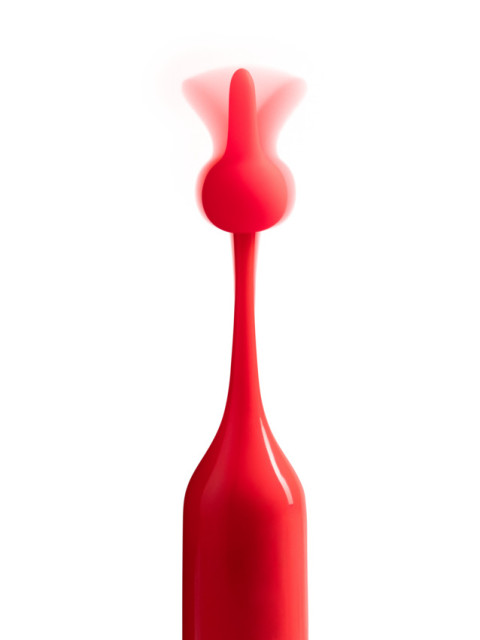 Les mouvements du stimulateur offrent au clitoris d'intenses sensations de plaisir.