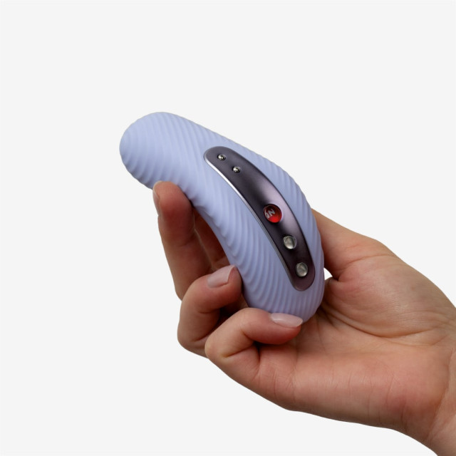Mini vibro, rechargeable et waterproof, qui s'utilise en stimulation externe aussi bien en solo qu'en duo