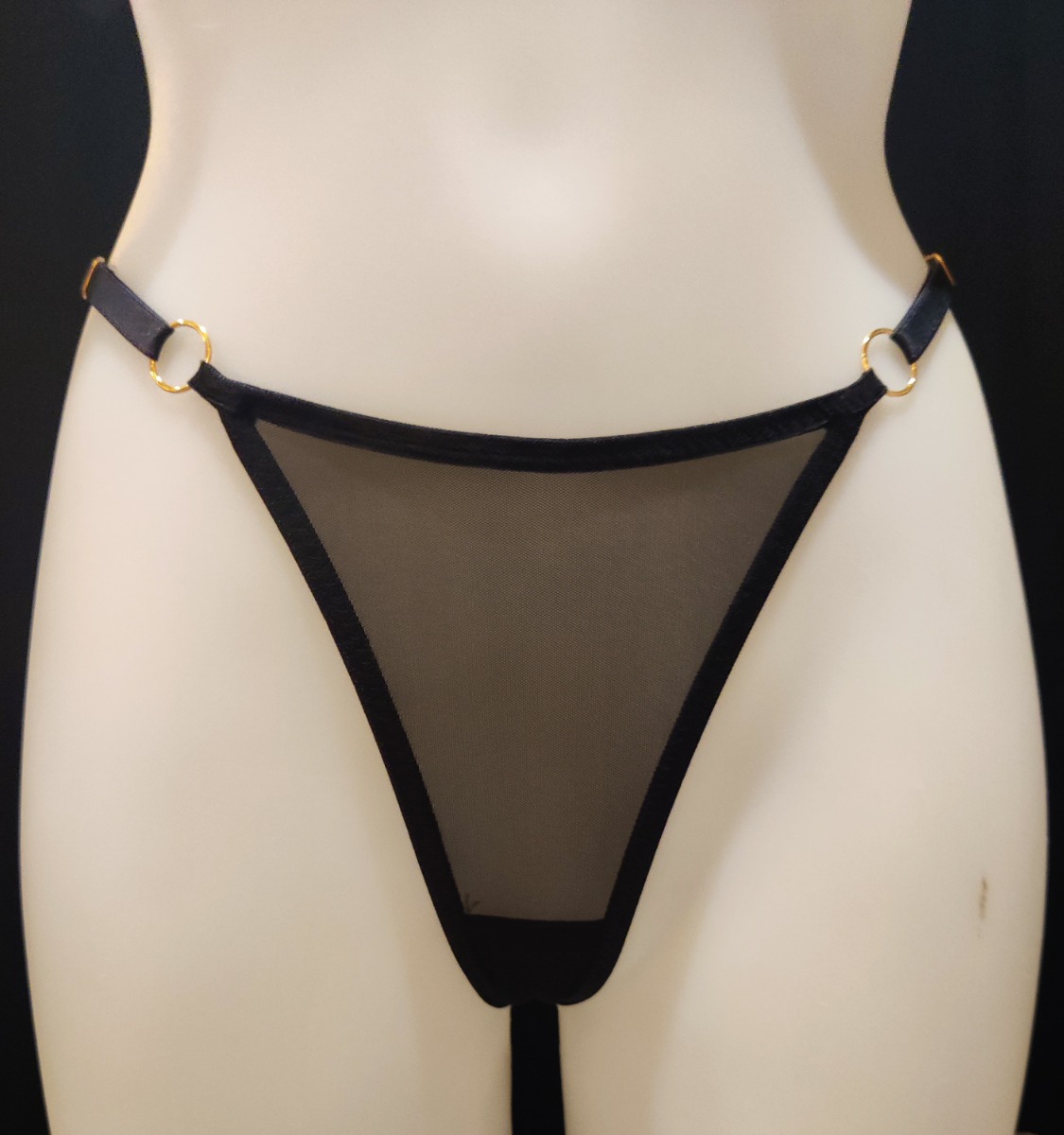 String réglable fait main en résille transparente